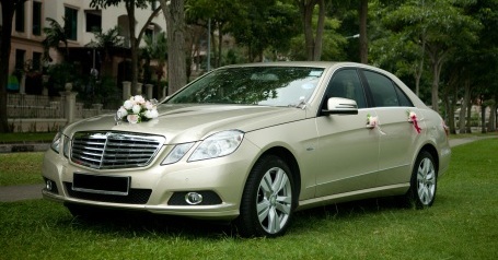 Cho thuê xe cưới 4 chỗ Mercedes E250